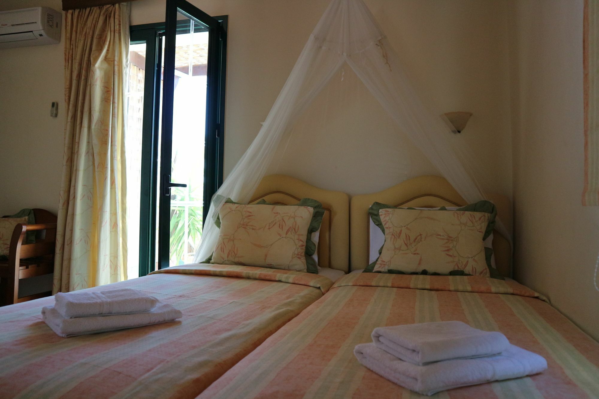 Orsalia Luxury Suites Platanias  Bagian luar foto